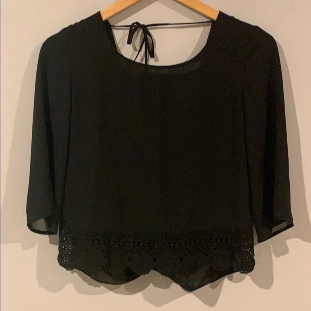 vestique - open back top